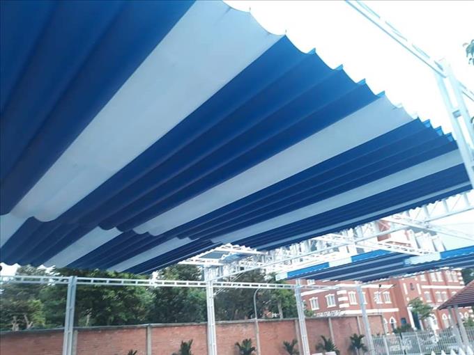 Thợ thi công bạt che mưa ở Hà Tĩnh có giá bao nhiêu 1.jpg